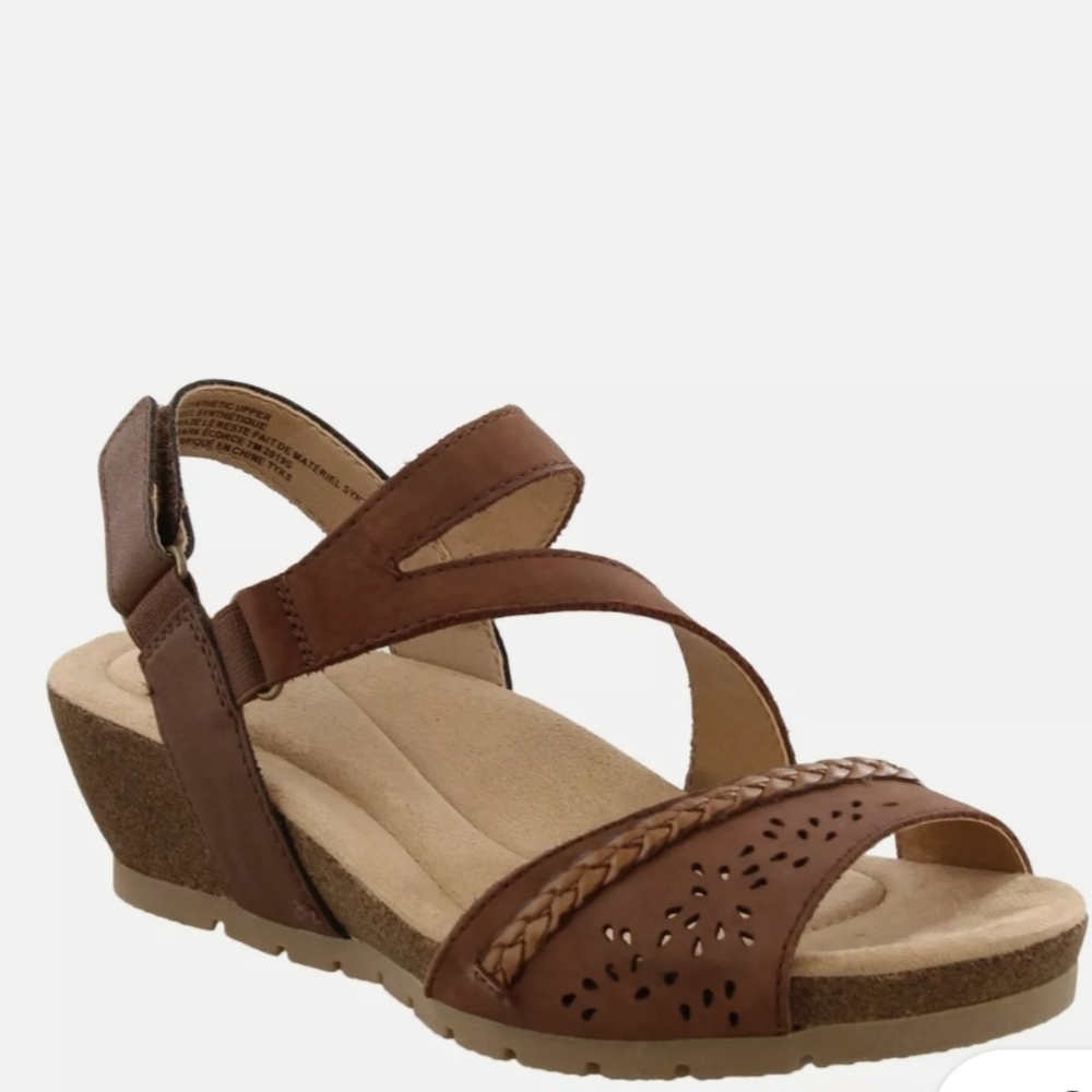 Earth Brown Sandals with Adjustable Straps and Cushioned Footbed